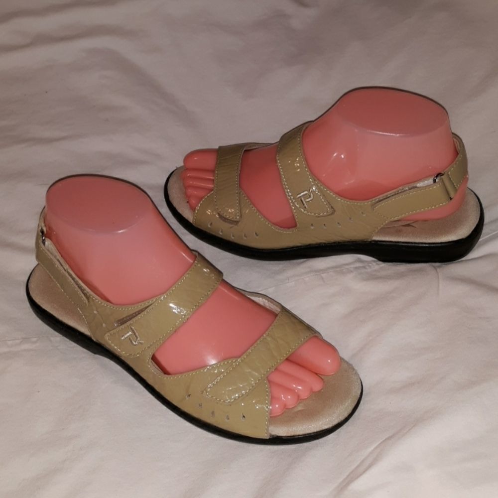 Propet Crocodile Patent Leather Sandals 6.5